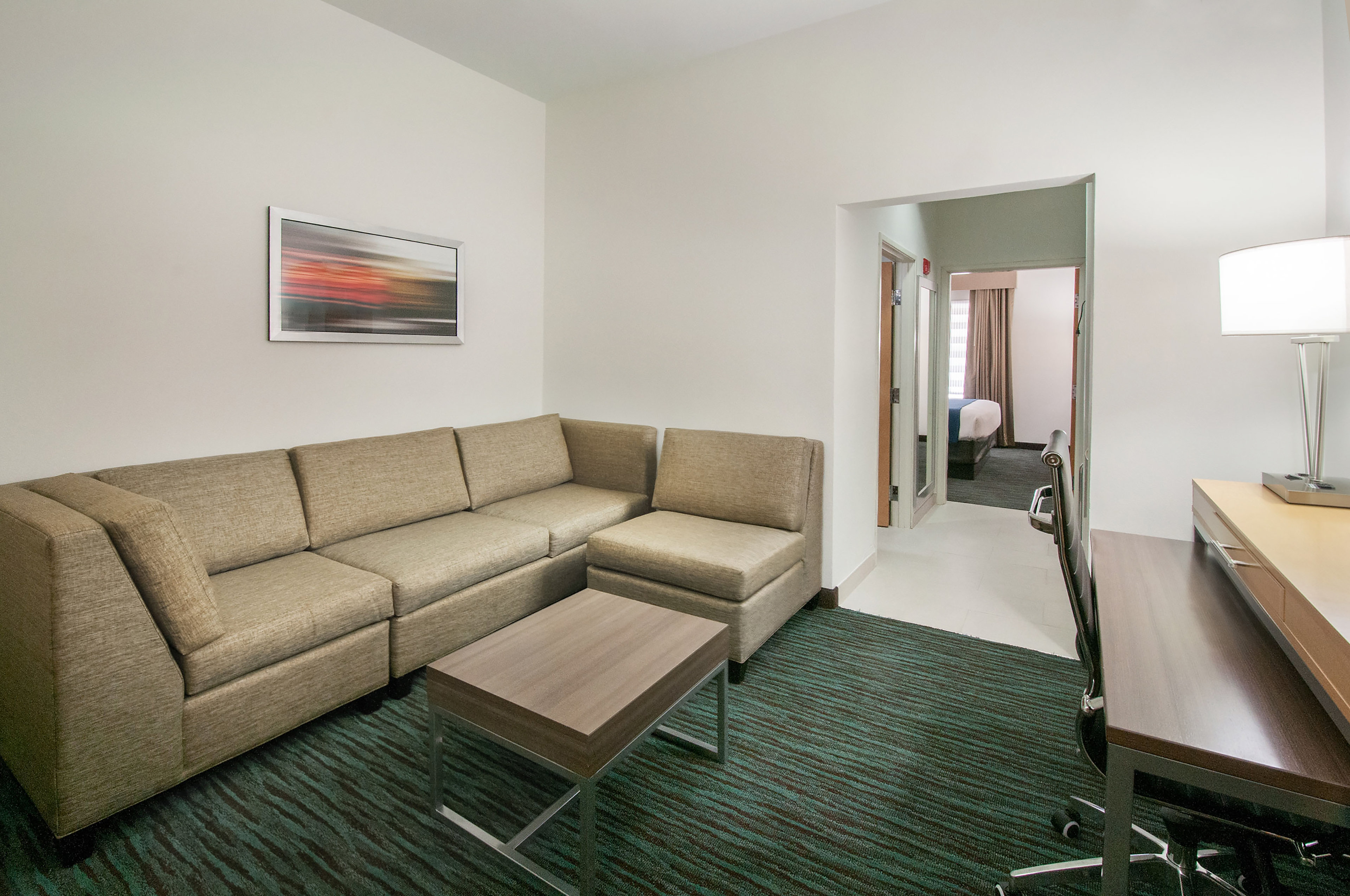 Holiday Inn Express & Suites San Antonio Rivercenter Area, an IHG Hotel 24/50