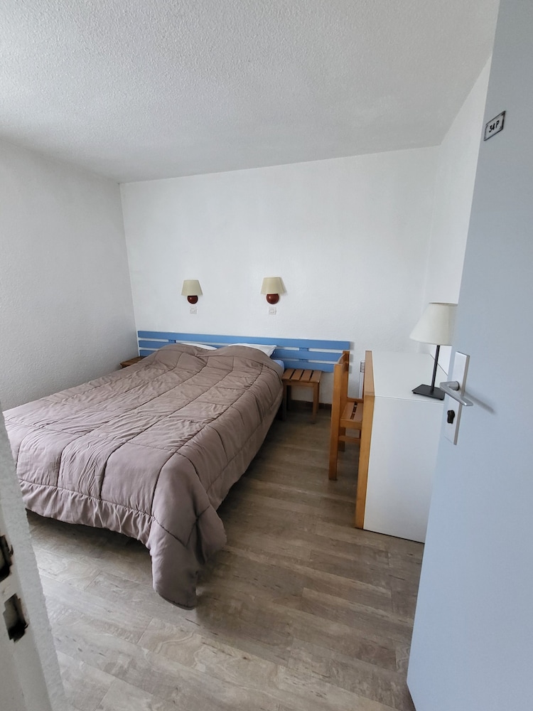 2 BEDROOMS, APARTMENT