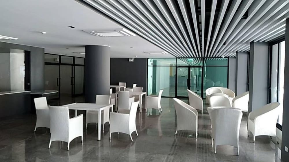 Grandview Residence 34/36