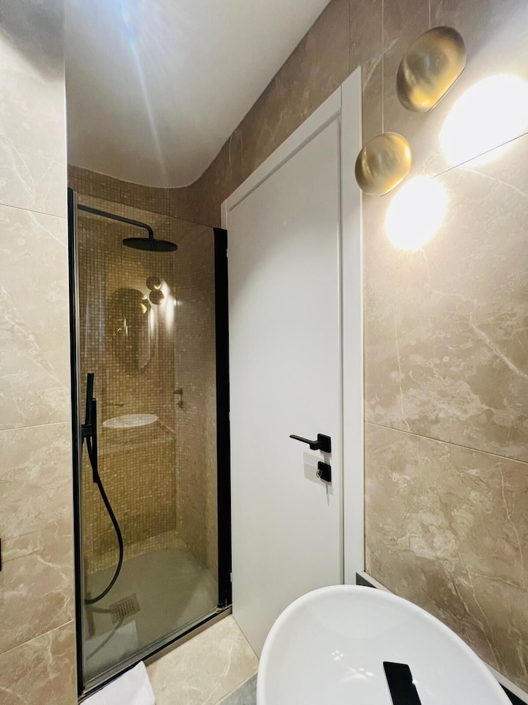 La Chambre Milano 65/66