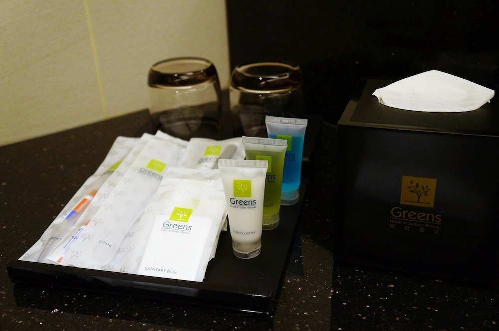 Greens Hotel And Suites 64/65
