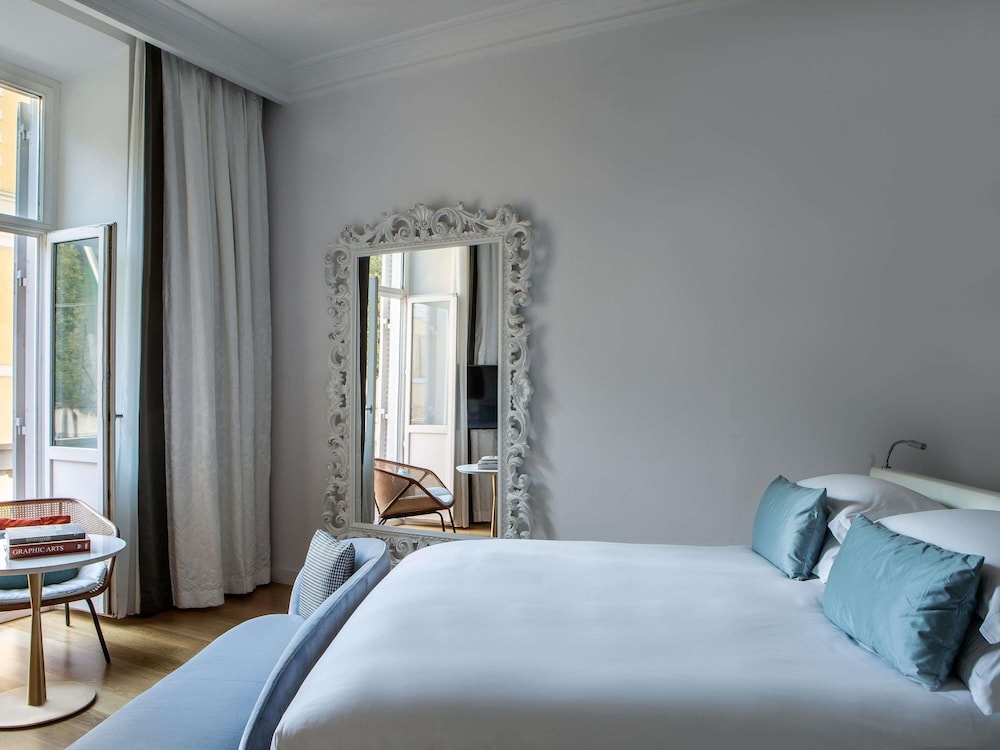 PREMIUM, LUXURY, KING BED, FRENCH BALCONY, BALCONY