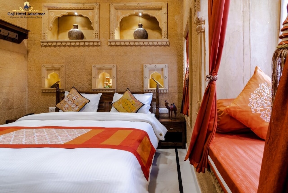 Gaji Hotel 23/64
