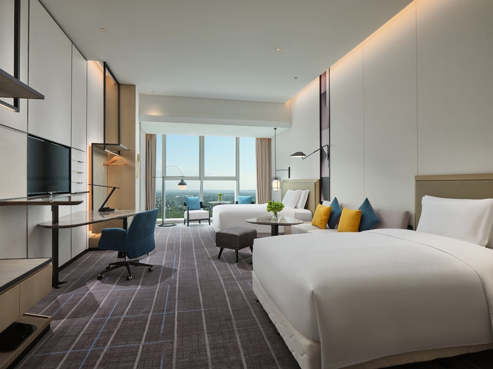 Crowne Plaza Qidong 11/74