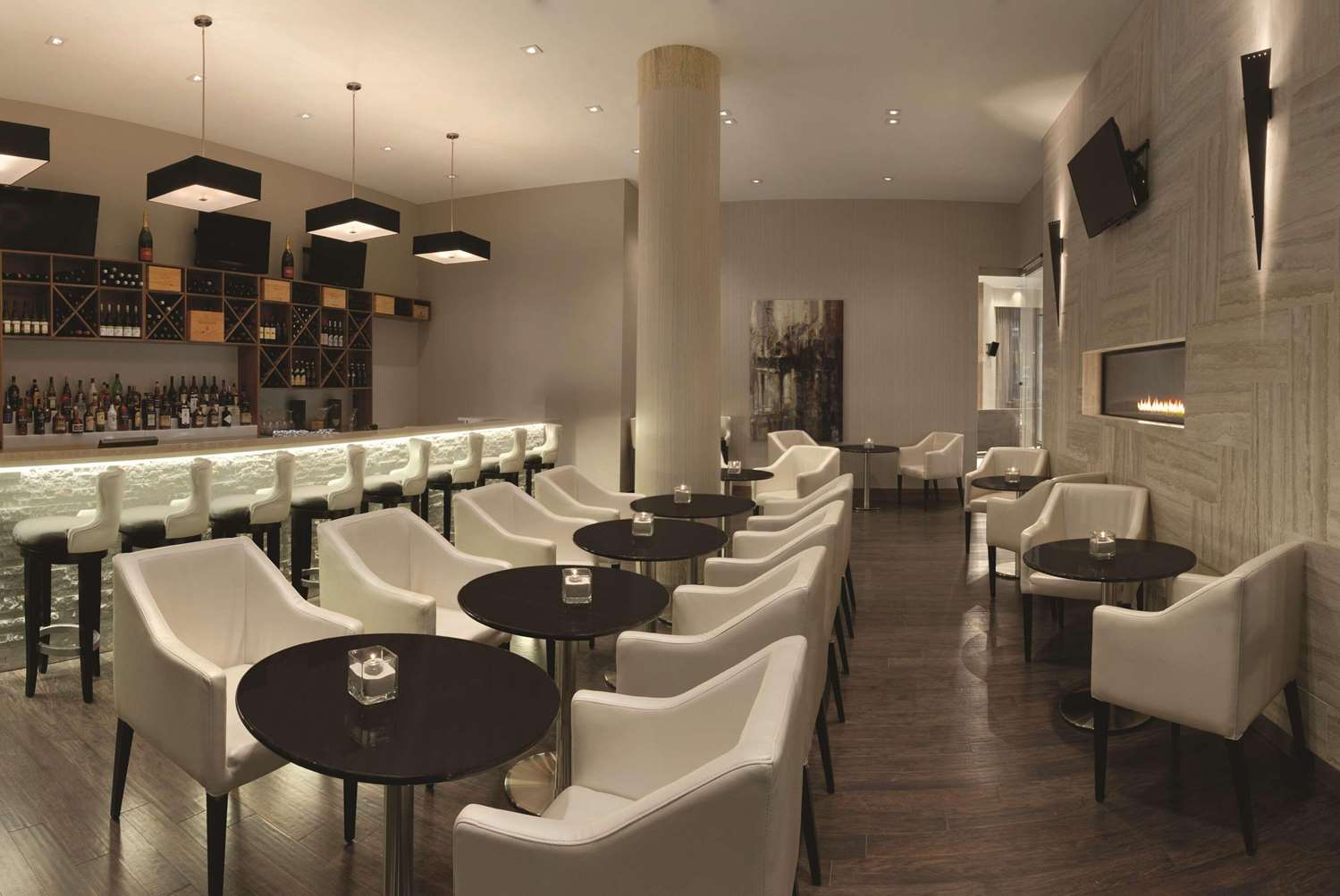Radisson Hotel & Conference Centre Calgary Airport 62/78