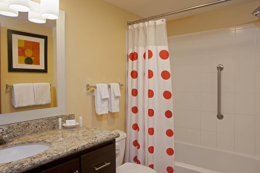 MainStay Suites Bloomington near University 14/42