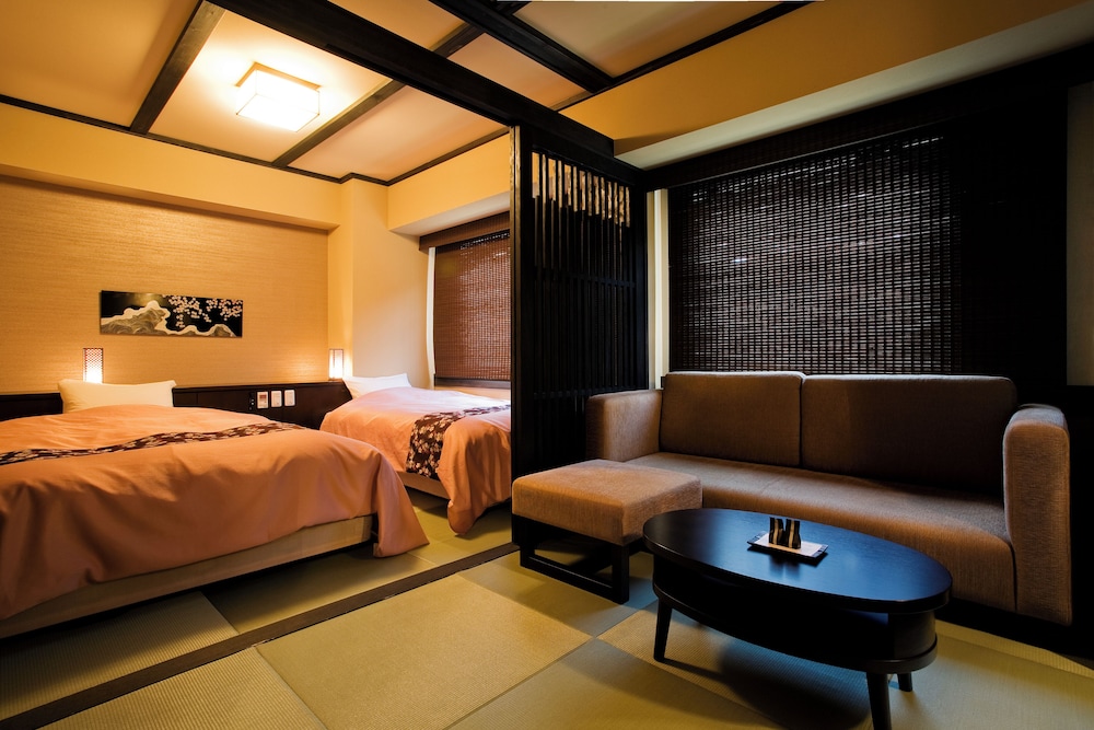DELUXE, TWIN BEDS