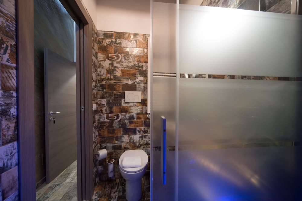 Navona Rooms with Jacuzzi 17/71