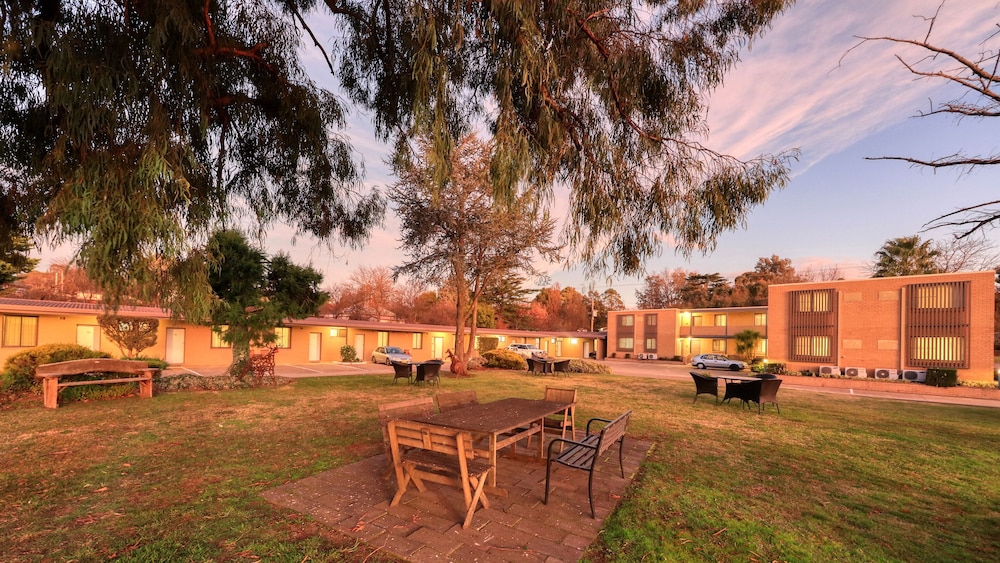 HAMILTON HUME MOTOR INN YASS 20/26