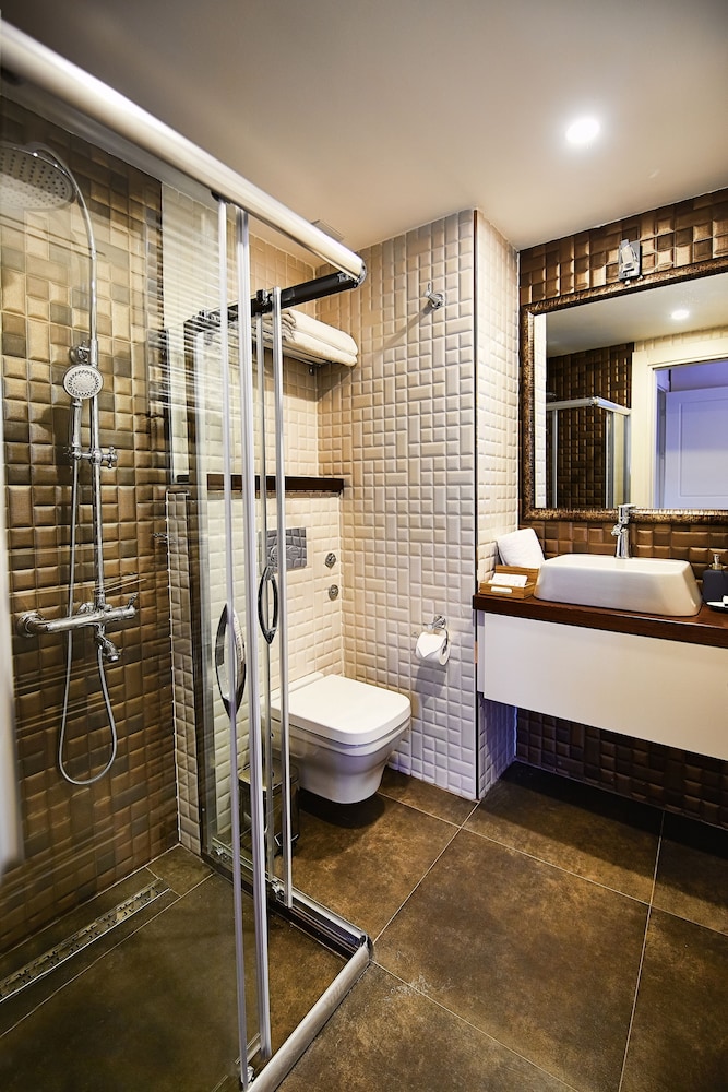 Arart Hotel 35/37