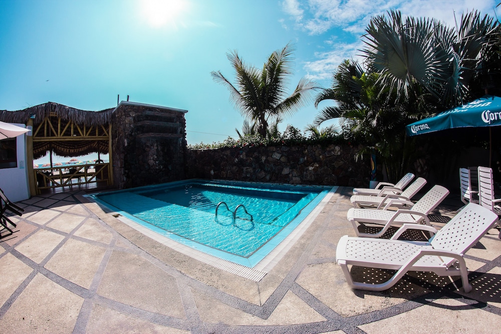 Dharma Beach Hotel 1/57