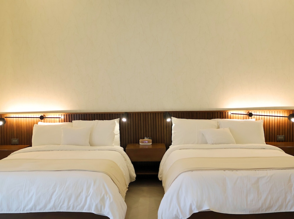 Paraiso Rainforest and Beach Hotel 17/48