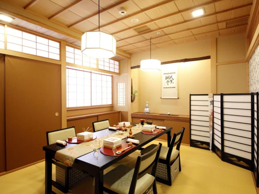 restaurant-cafeteria