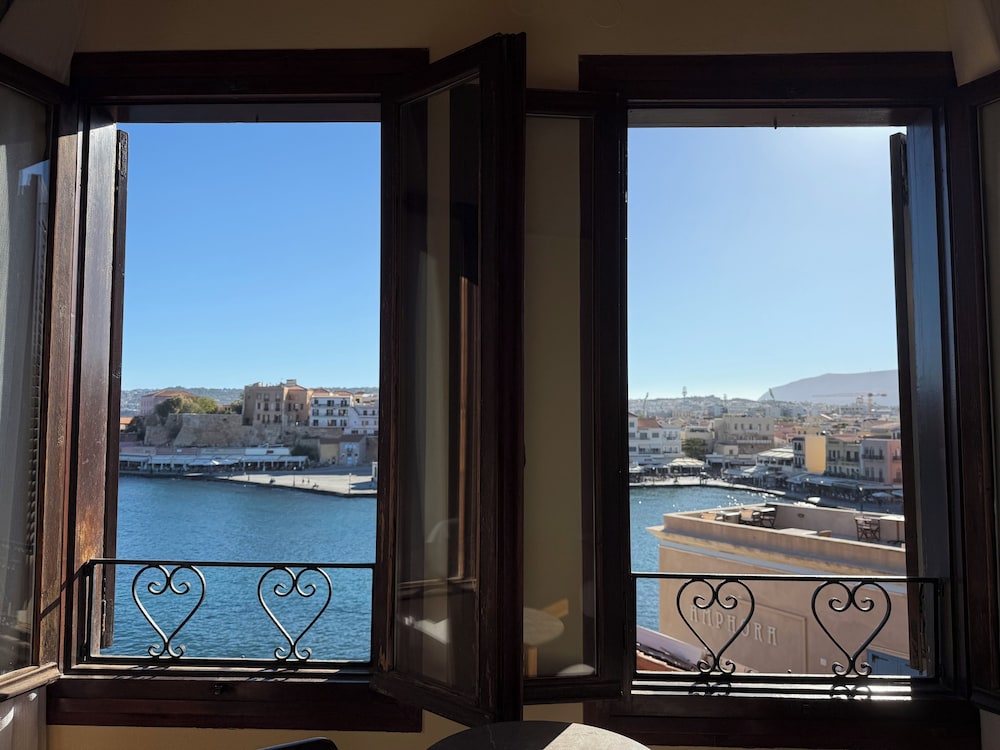 Helena Hotel 24/50