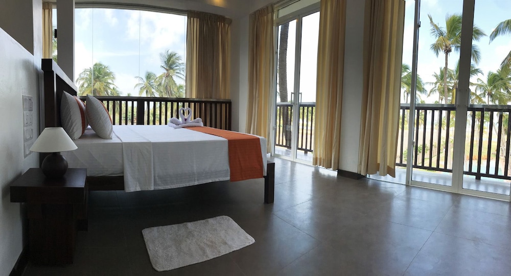 Blue Whale Beach Boutique Resort 9/29