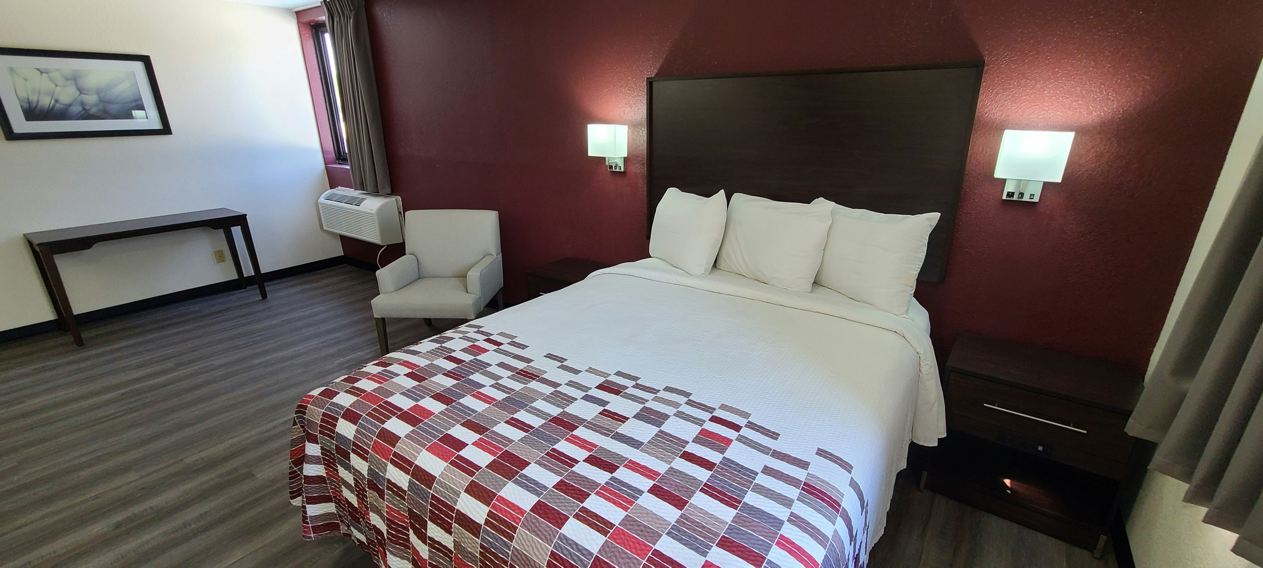 Upstairs, Superior, Queen Bed