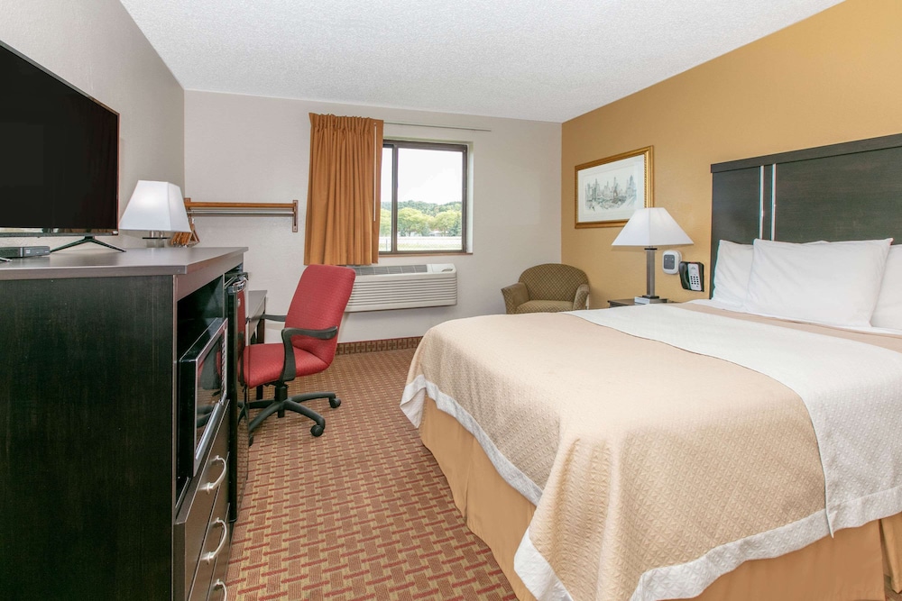 Days Inn by Wyndham Hornell NY 17/38