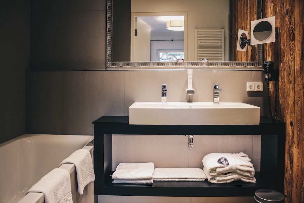 Two Timez Boutique Hotel 47/50