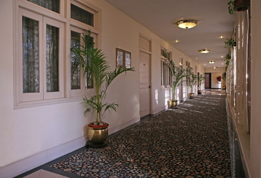 Clarks Hotel 49/50