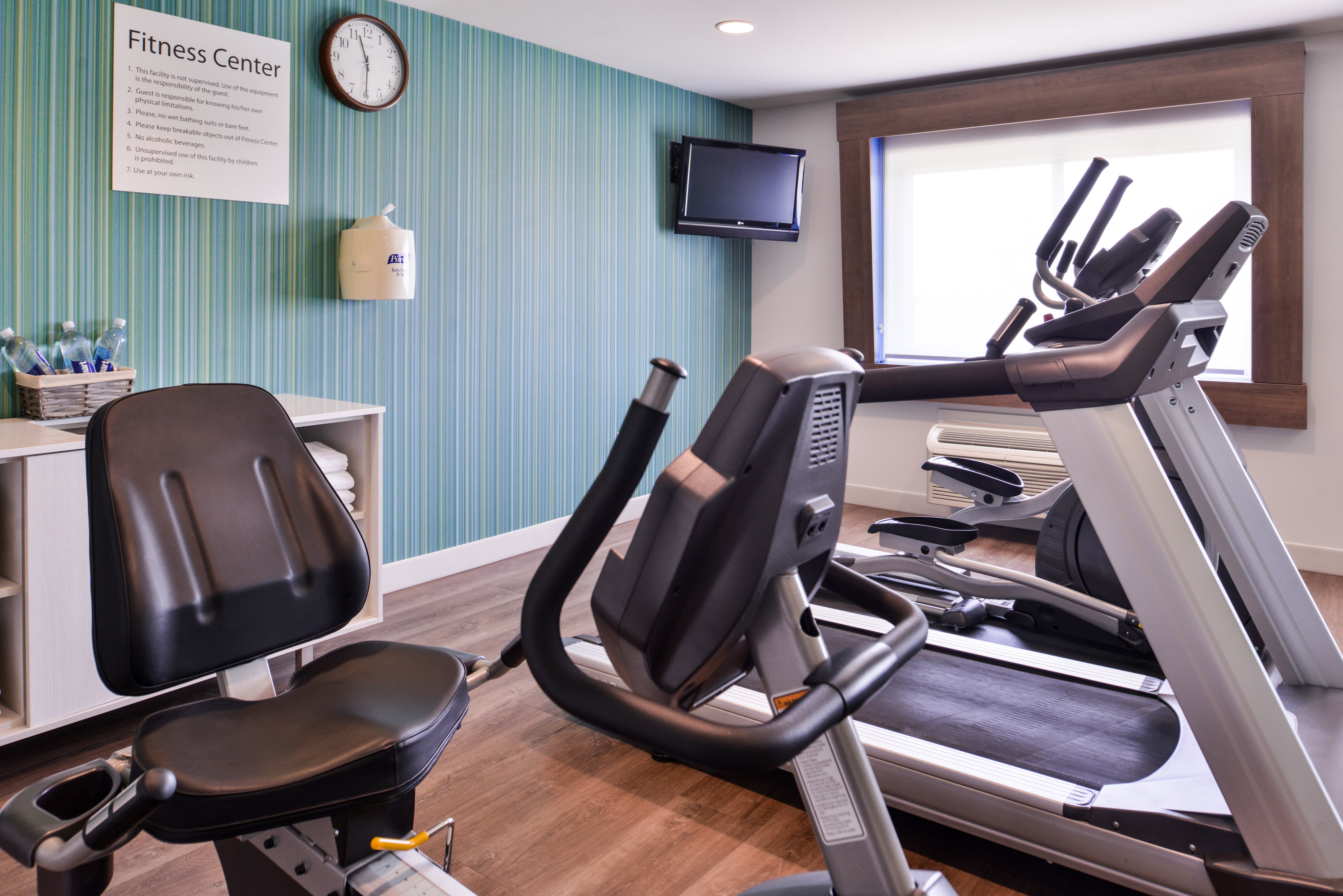 Holiday Inn Express Hotel And Suites Elgin 37/57