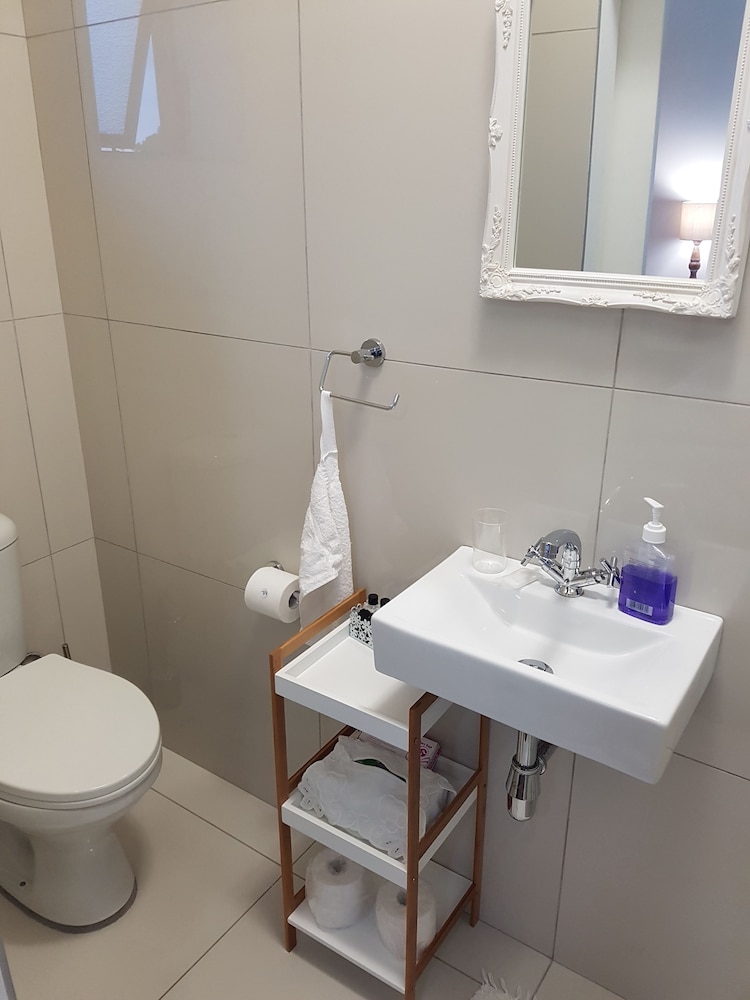 Valley Heights Guest House B&B 25/29