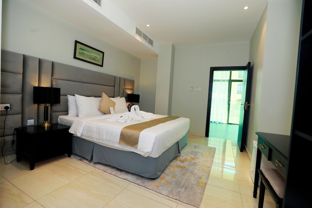 Luxury, Suite, 2 Double and Twin Beds