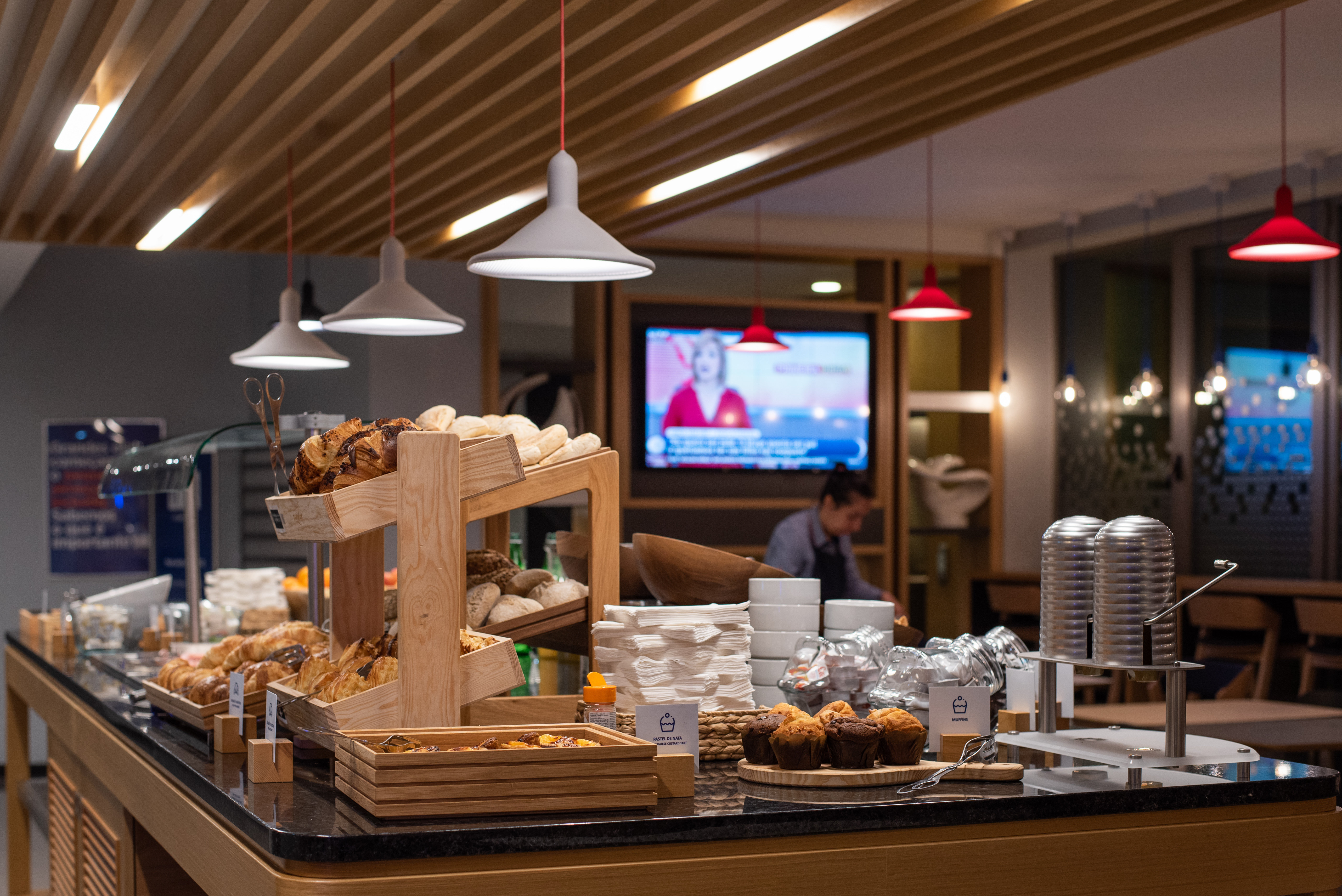 HOLIDAY INN EXPRESS LISBON AIRPORT 67/78