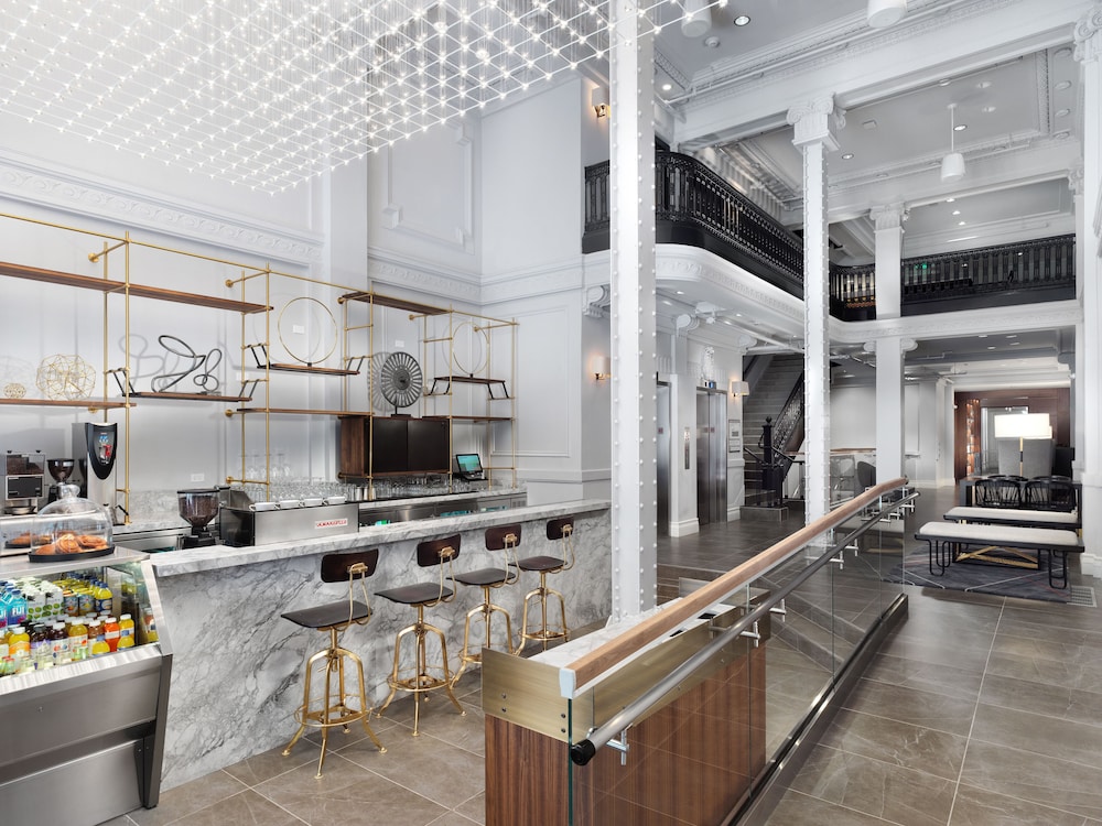 Axiom Hotel 55/76