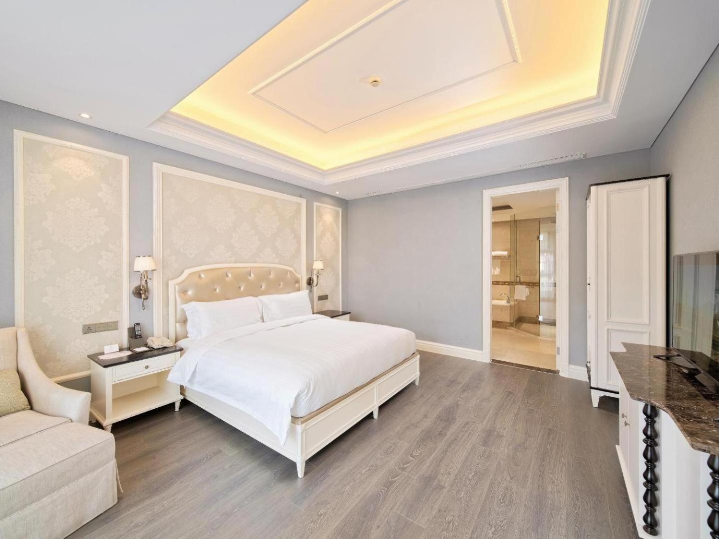 Yinrun Jinjiang Castle Hotel 9/33