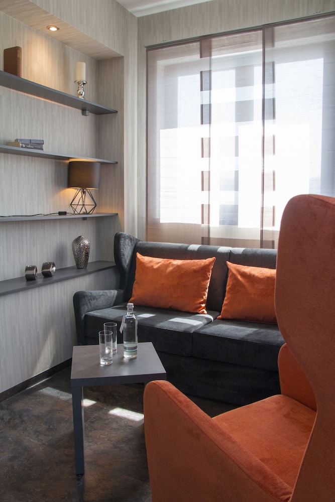 premium by GS Hotel 27/50