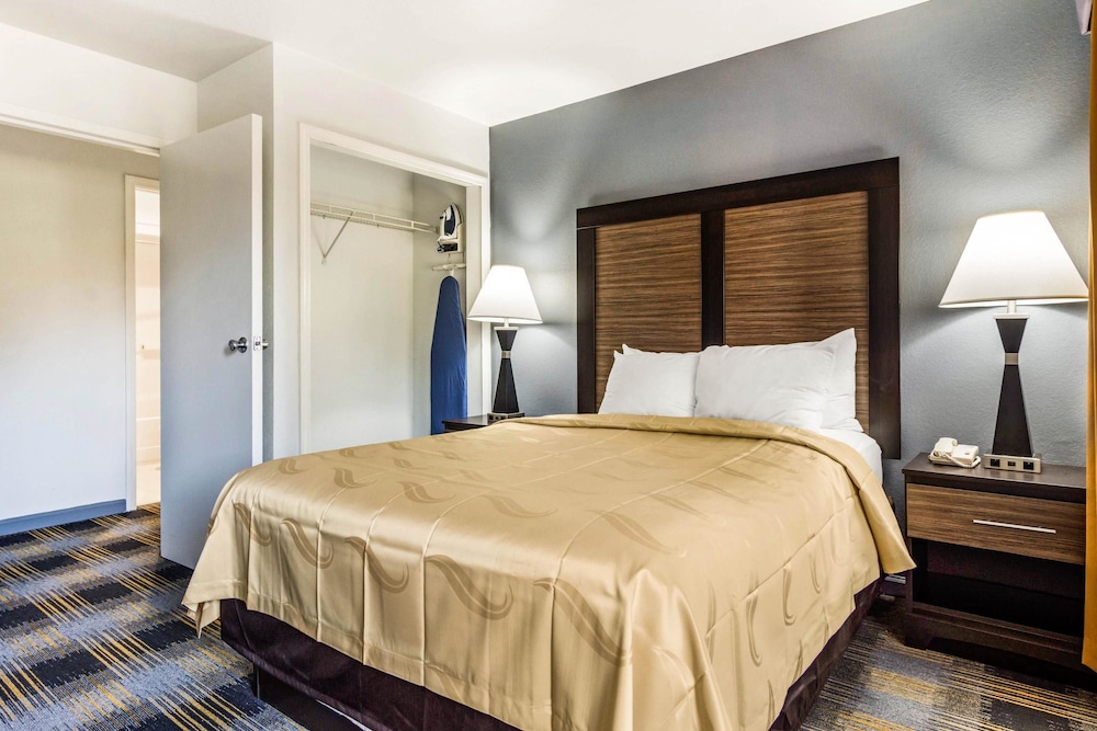 Quality Inn Near Six Flags 16/29