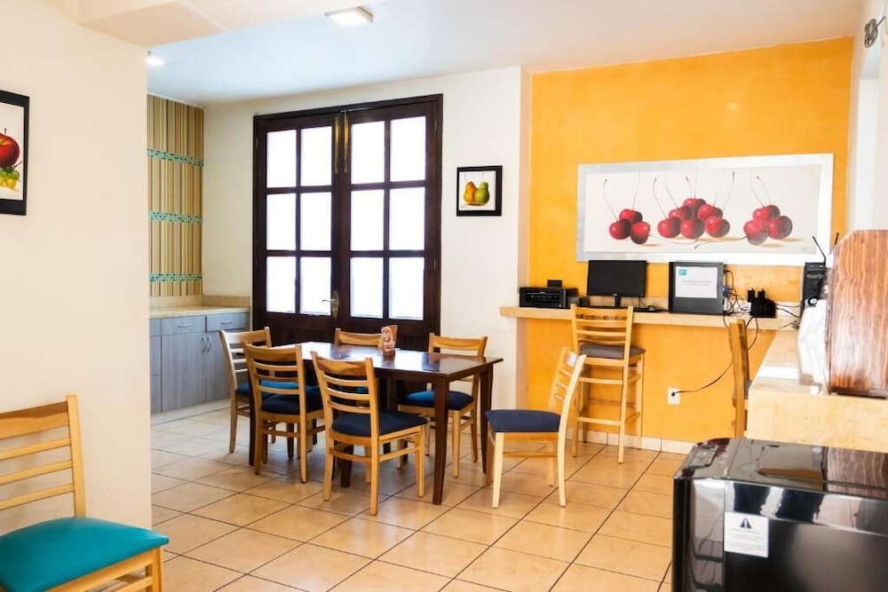 Happy Express Hotel 15/24
