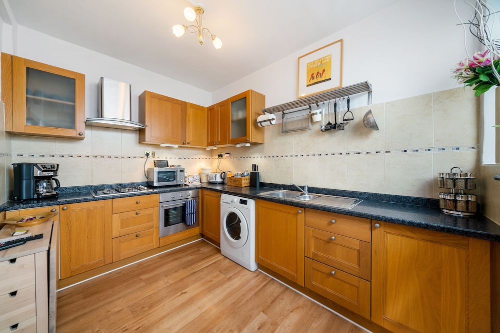 Wimbledon Holiday Lets 5/50