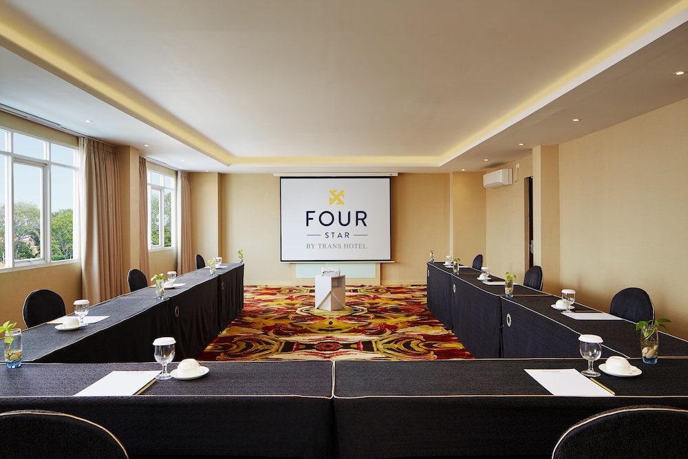Four Star by Trans Hotel 41/50