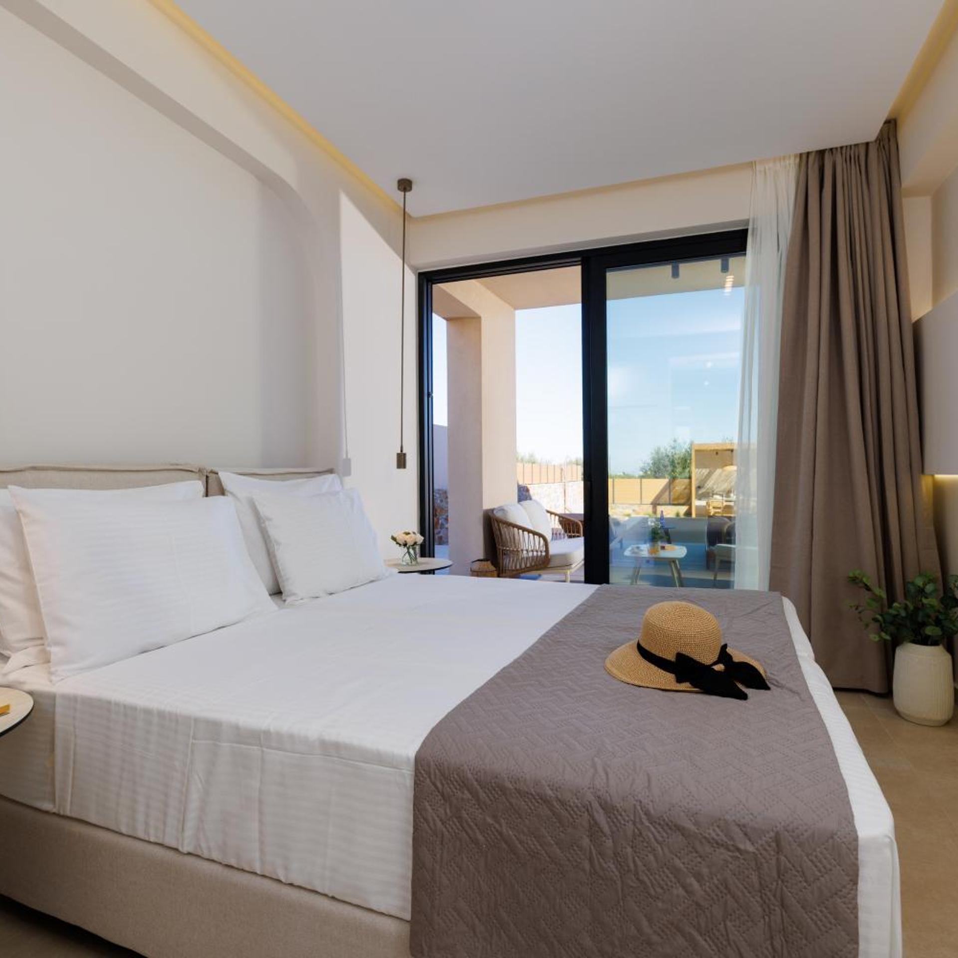 Sokratis LocoLux Villas & Suites 24/86
