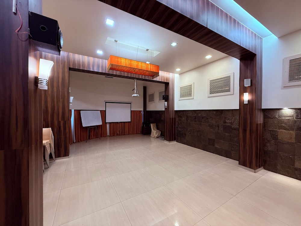 Hotel Alka Residency 7/50