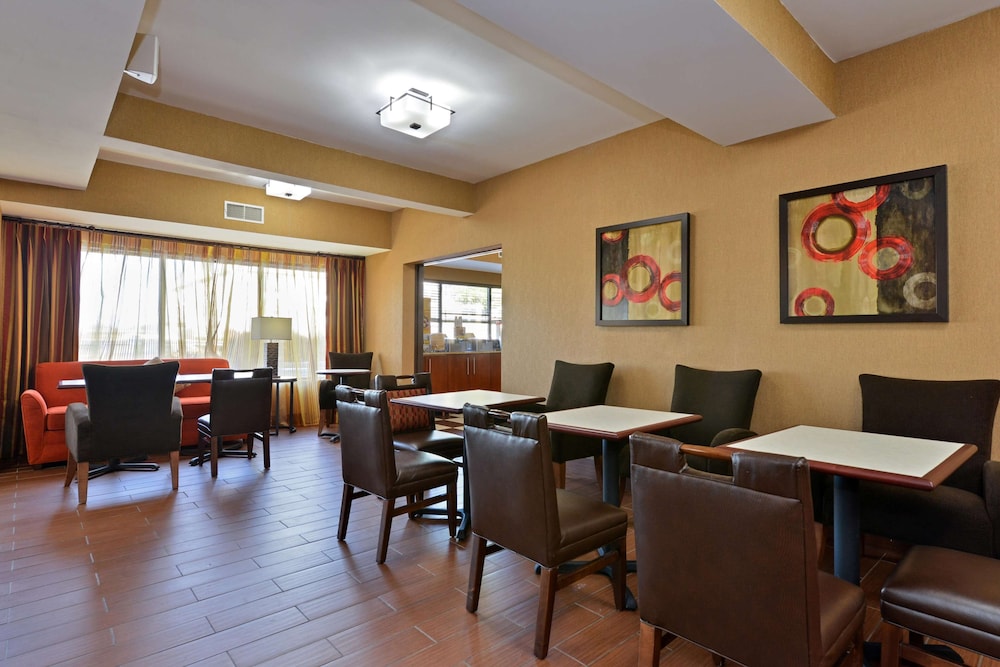 Hampton Inn Collinsville 48/62