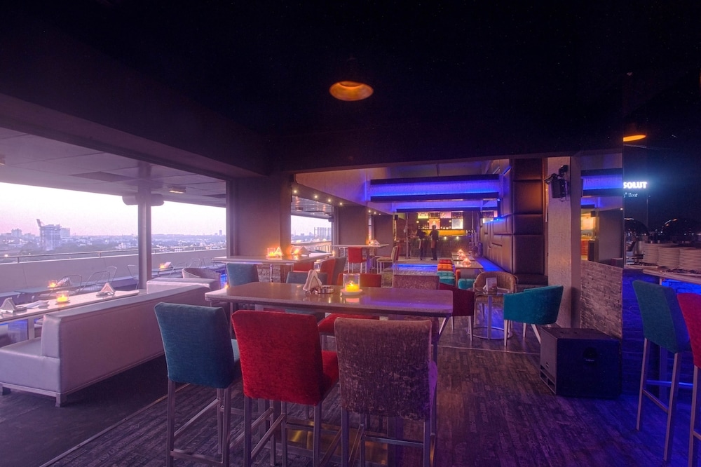 Ivory Tower Hotel 30/37
