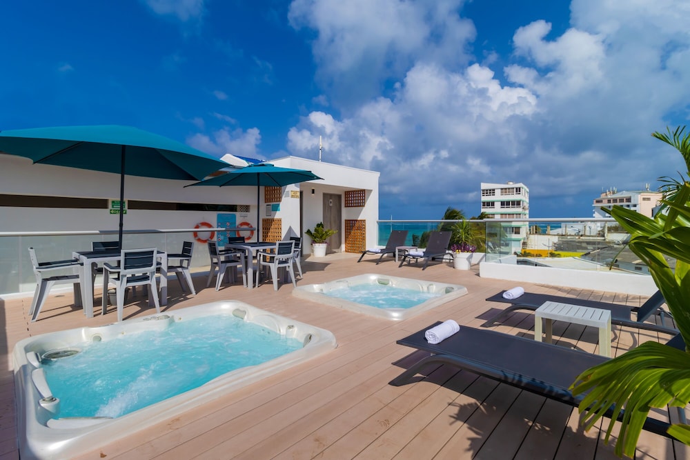 Hotel Bahia Sardina 18/40