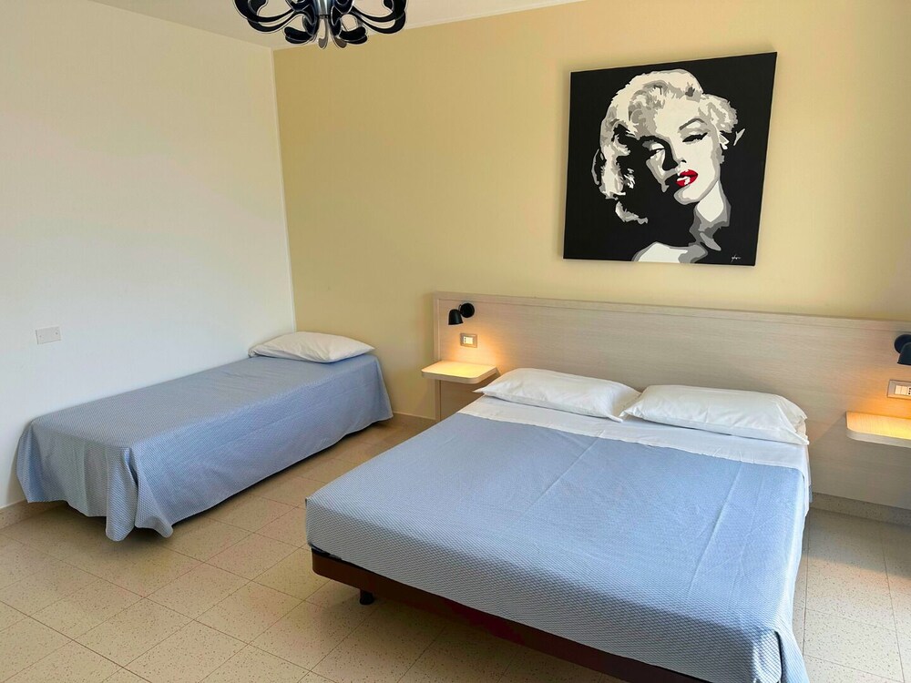 Room, Triple, 1 King and 1 Single Beds, Ocean View, Private Bathroom