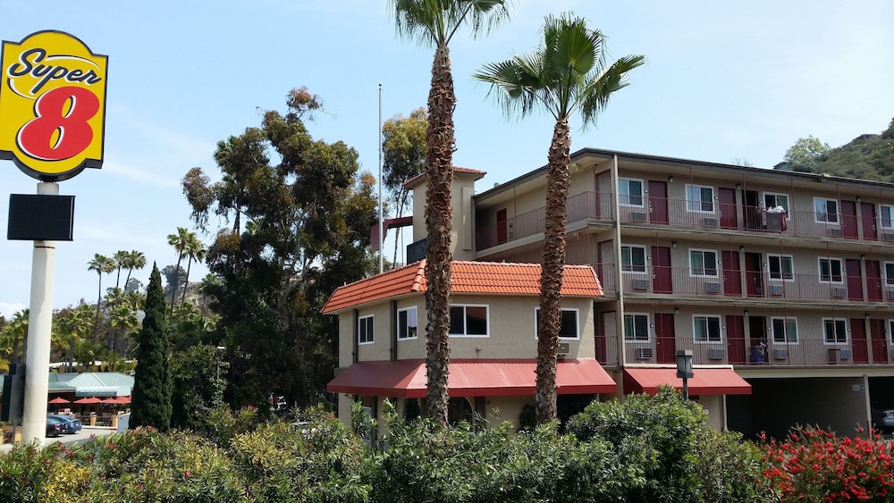 Super 8 by Wyndham San Diego Hotel Circle 10/58
