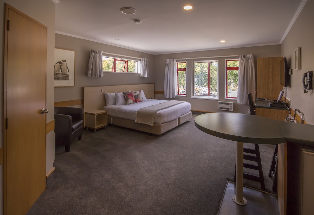 Amross Court Motor Lodge 40/50