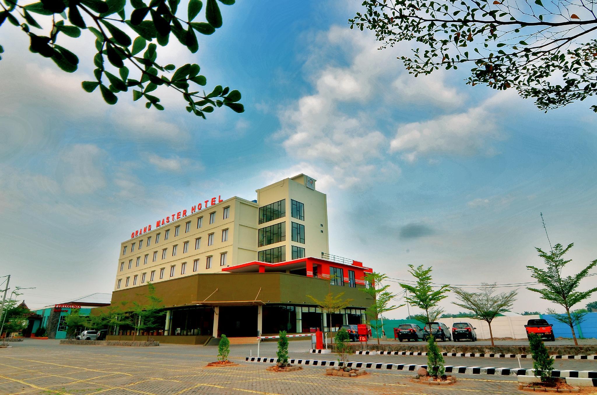 Grand Master Hotel Purwodadi 2/42