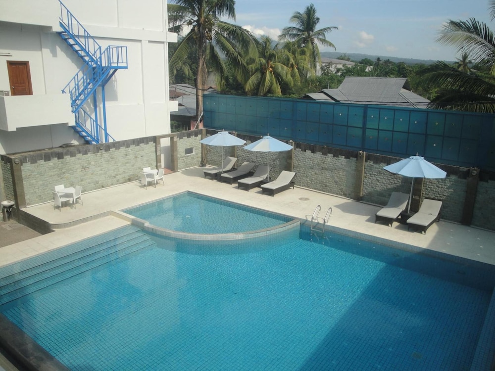 Sylvia Hotel Maumere 26/57