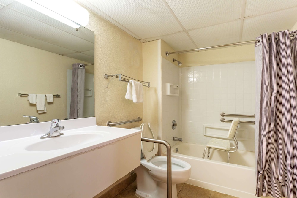 Days Inn by Wyndham Baltimore Northwest 10/51