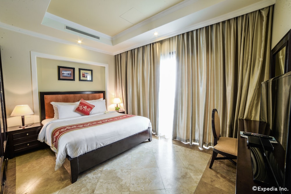 DELUXE, DOUBLE BED, GARDEN VIEW