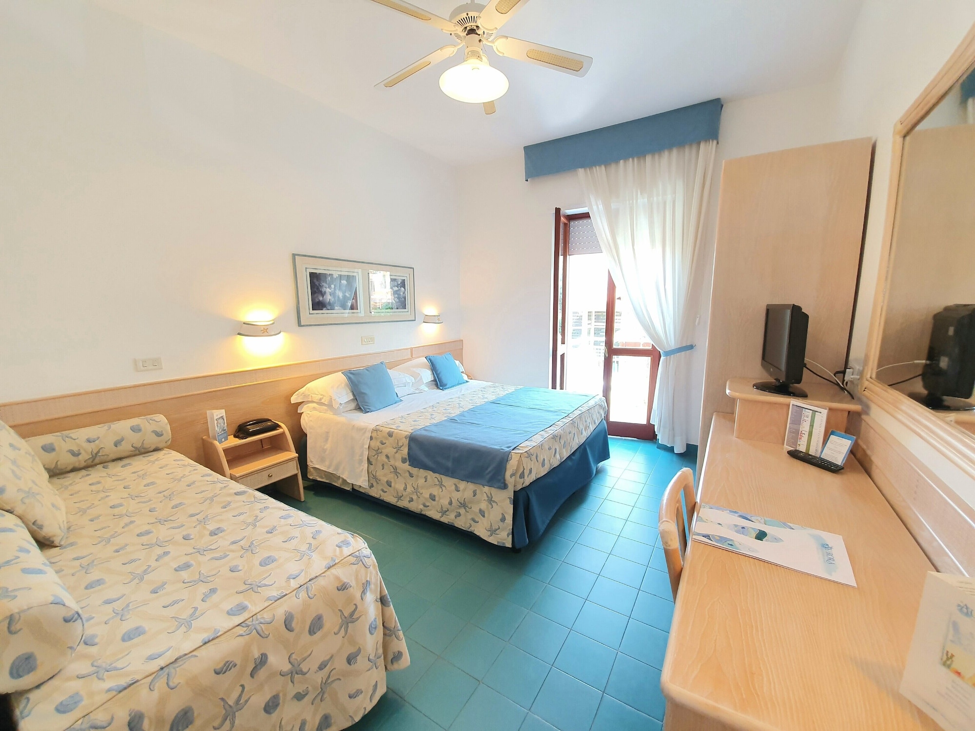 Room, Triple, 3 Beds, Garden View, Balcony, Aurora Hotel & Suites Sul Mare 3/9