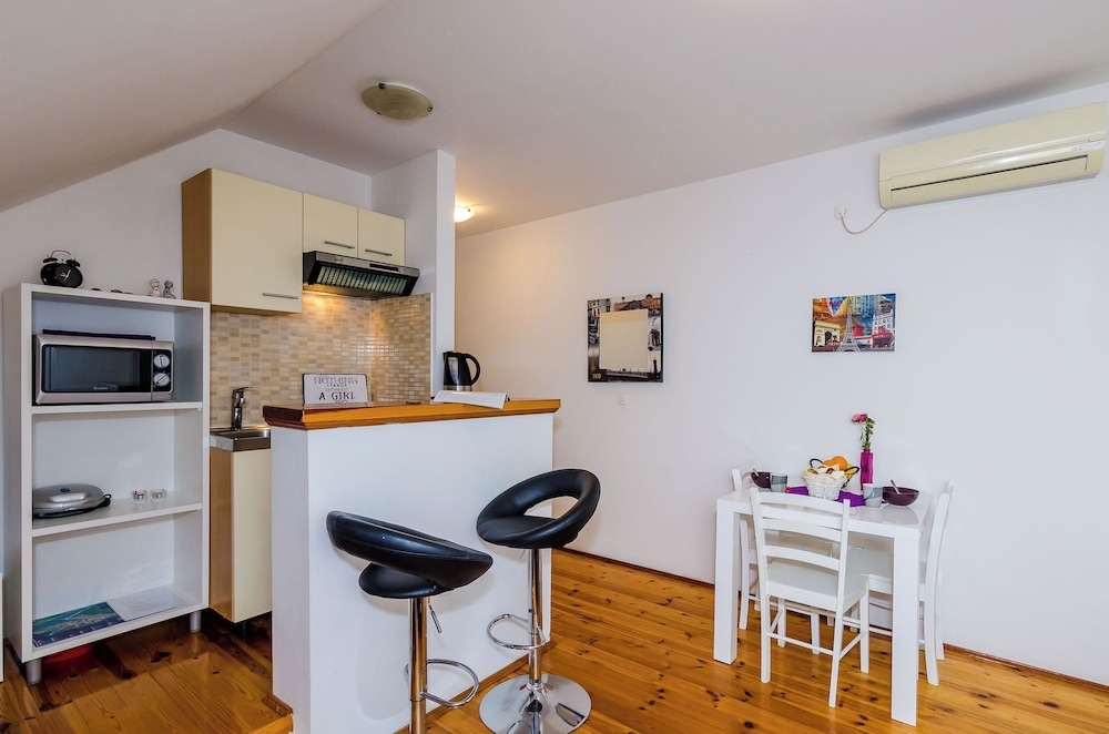 ORKA APARTMENTS 37/75