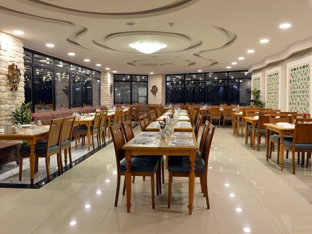 Sertac Hotel 24/30