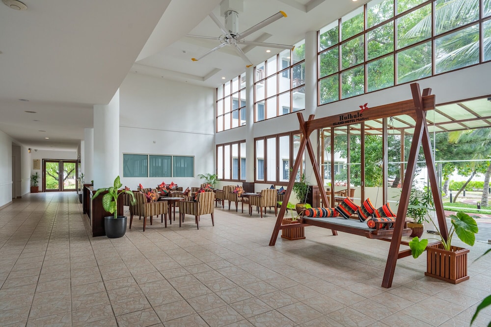 HULHULE ISLAND HOTEL 37/55